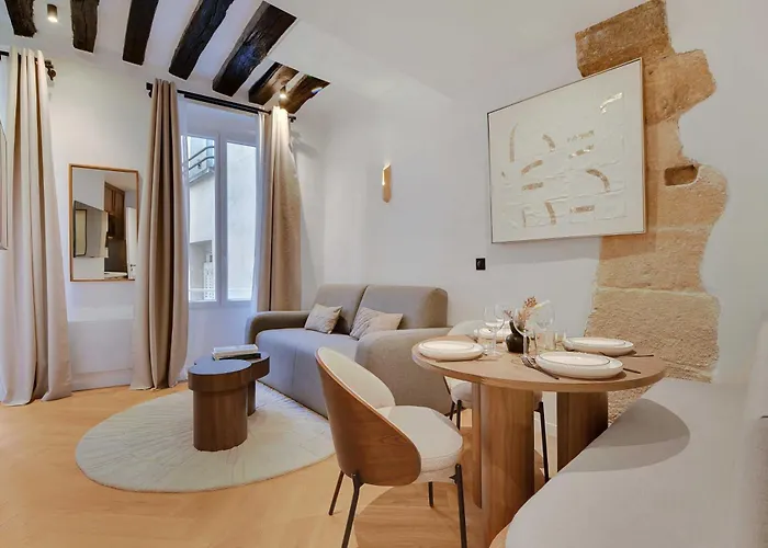 Elegant Comfort In The Heart Of Paris-notre Dame Paryż